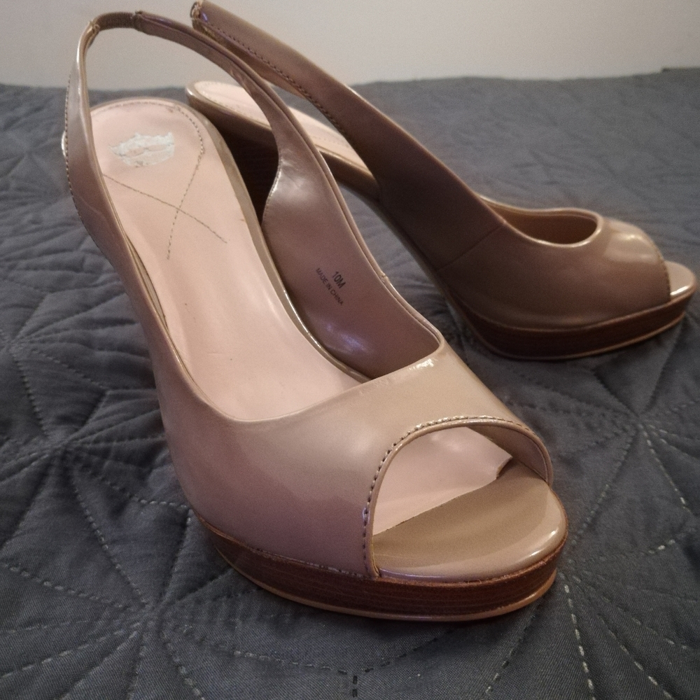 Size 10 nude color sling back pumps size 10